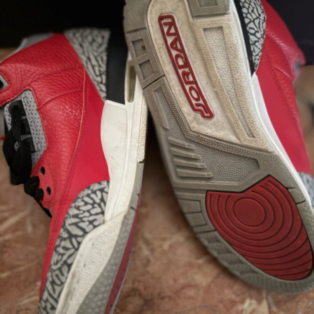 Jordan Air Jordan 3 Retro SE (GS) Red and Gray Sneakers